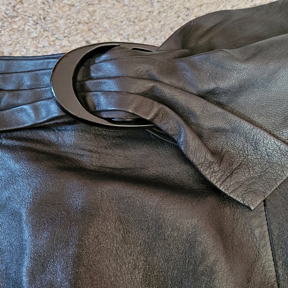 Lowell & Whitney Genuine Leather Skirt Size 10 Black Made in Italy Belt Lined - Picture 3 of 12